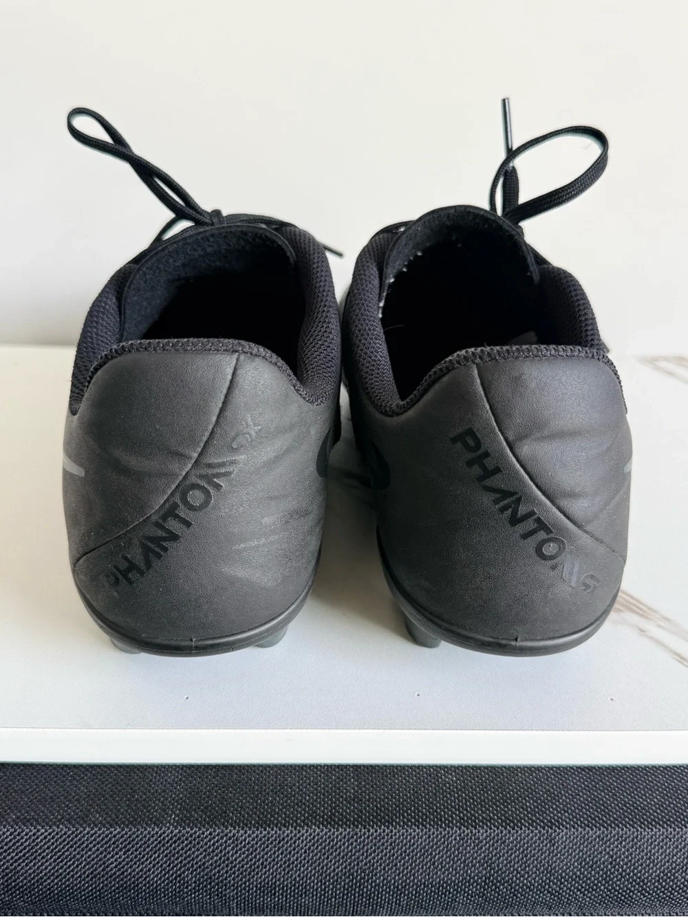 Nike Big Kid size 6, All-Black Athletic Soccer Cleats